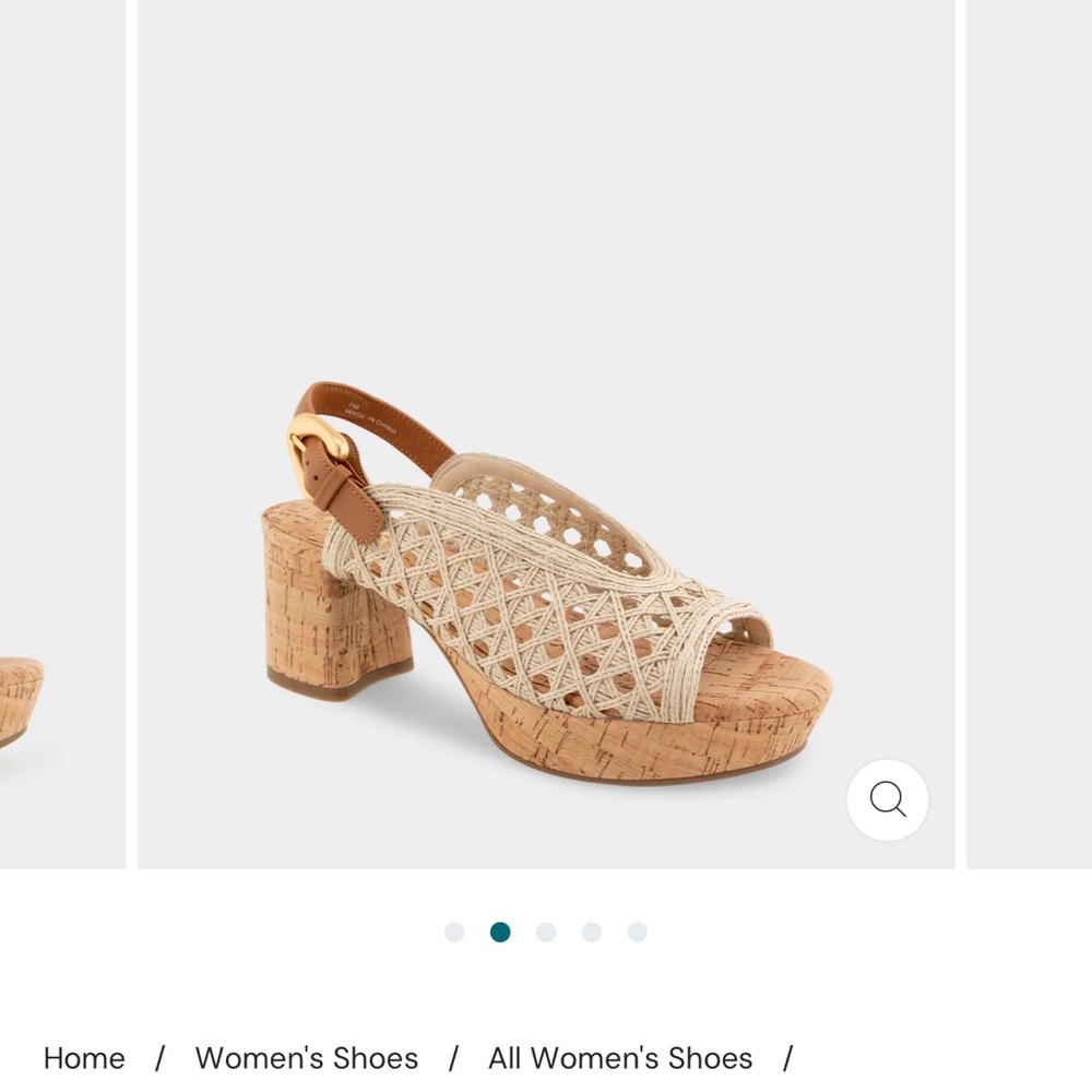 NEVER WORN Aerosoles Natural Tan Raffia